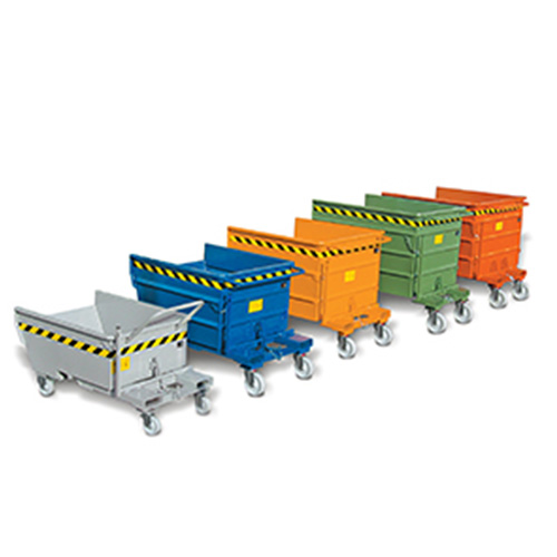 Contenitori ribaltabili multiuso esposti in fila per colore: grigio, blu, giallo, verde, arancione.